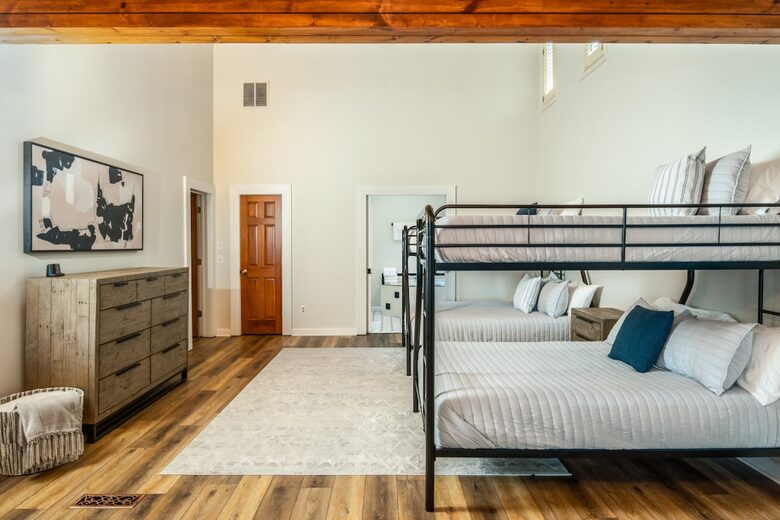 Glenville Lake House with Scenic Views - Glenville, North Carolina