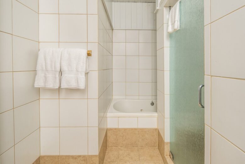 Glenville Lake House with Scenic Views - Glenville, North Carolina