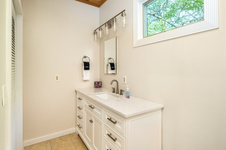 Glenville Lake House with Scenic Views - Glenville, North Carolina