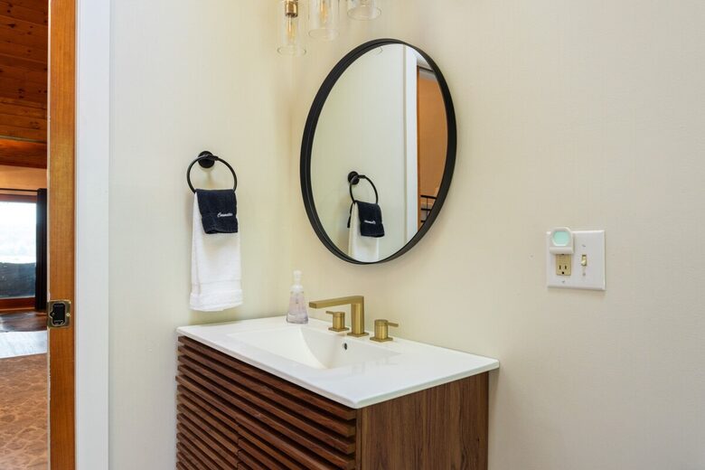 Glenville Lake House with Scenic Views - Glenville, North Carolina