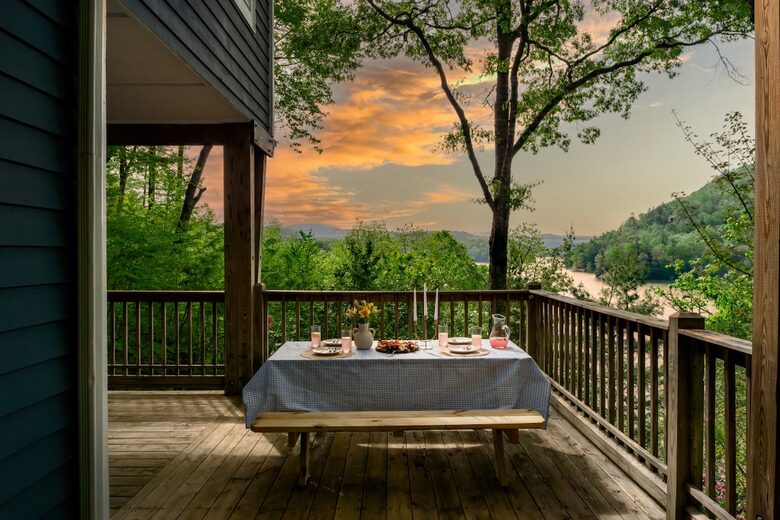 Glenville Lake House with Scenic Views - Glenville, North Carolina