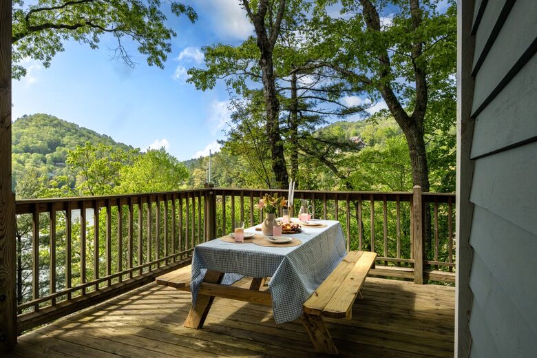 Glenville Lake House with Scenic Views - Glenville, North Carolina