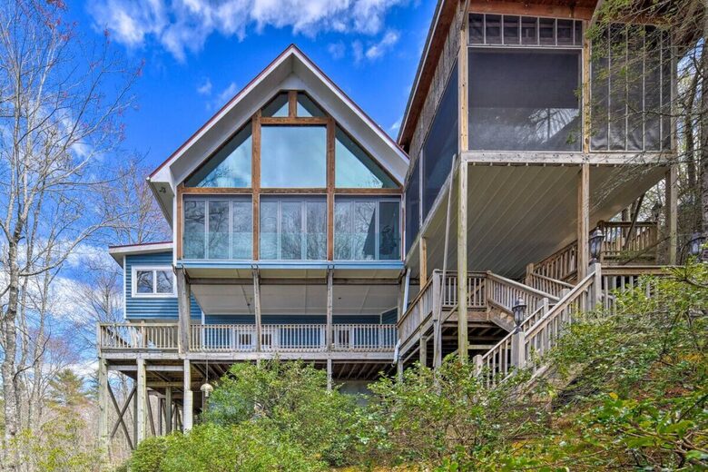 Glenville Lake House with Scenic Views - Glenville, North Carolina