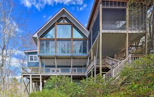 Glenville Lake House with Scenic Views - Glenville, North Carolina