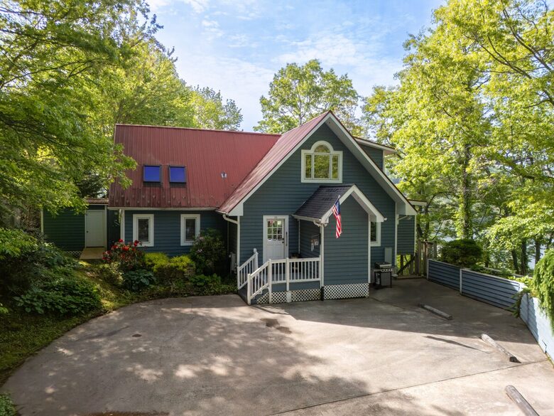 Glenville Lake House with Scenic Views - Glenville, North Carolina