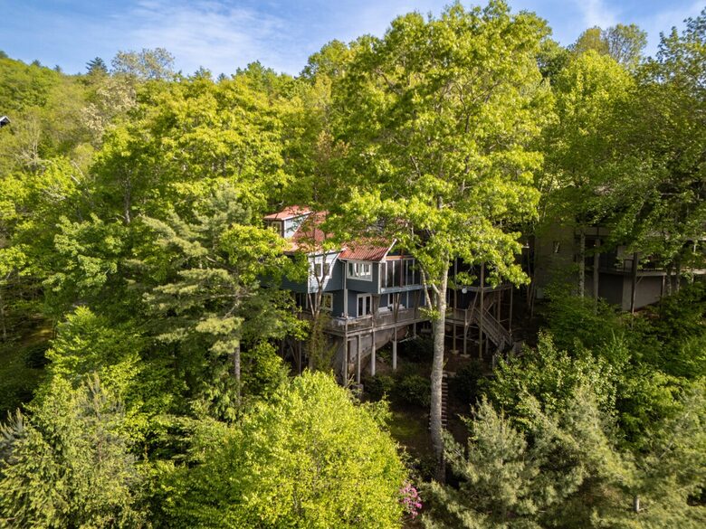 Glenville Lake House with Scenic Views - Glenville, North Carolina