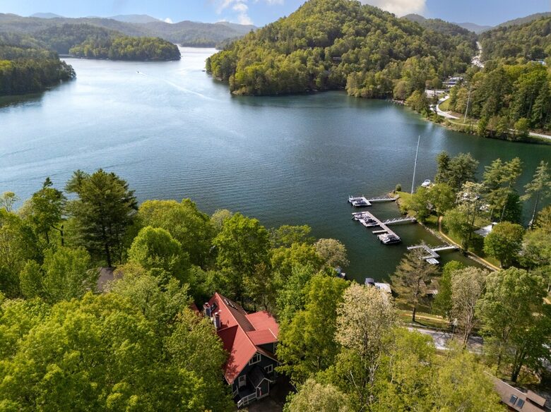 Glenville Lake House with Scenic Views - Glenville, North Carolina
