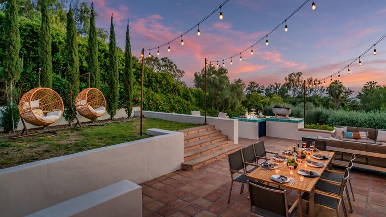 Elegant Santa Barbara Escape Above the Coast - Santa Barbara, California