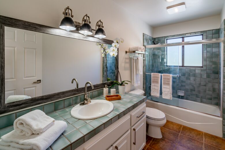 Elegant Santa Barbara Escape Above the Coast - Santa Barbara, California