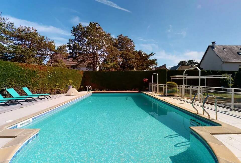 Luxury Coastal Amare Villa - Saint Pair Sur Mer, France