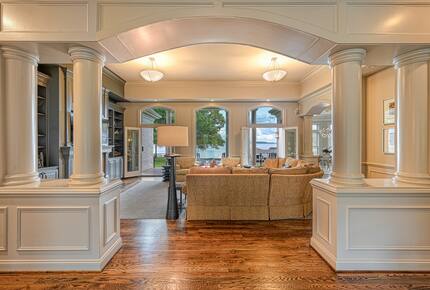 Grand Waterfront Retreat with Boathouse & Tiki Bar - Mineral, Virginia