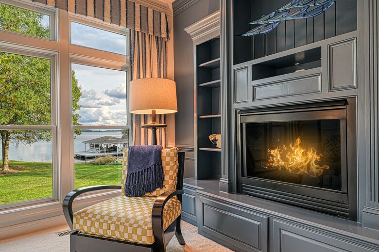 Grand Waterfront Retreat with Boathouse & Tiki Bar - Mineral, Virginia