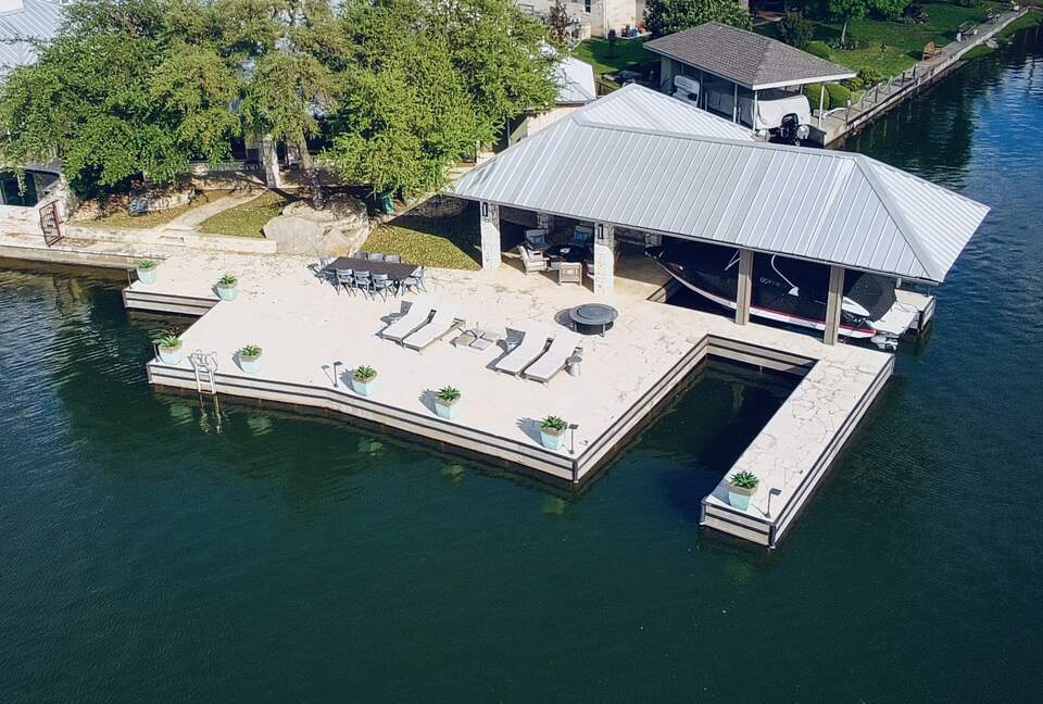Waterfront Luxury on Lake LBJ | Dock, Outdoor Kitchen & Sunset Views - Horseshoe Bay, Texas