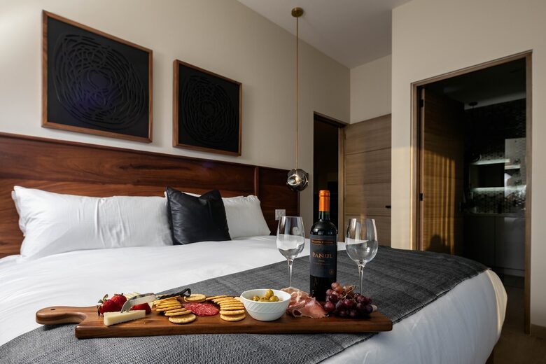 Luxury Oceanfront Retreat with Resort Amenities - Los Cerritos, Mexico