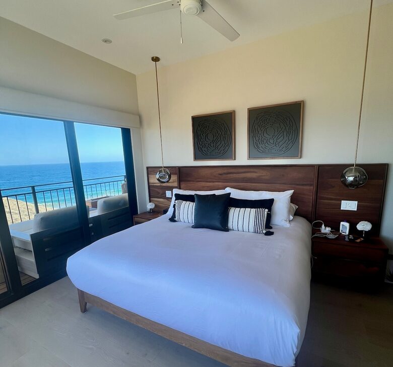 Luxury Oceanfront Retreat with Resort Amenities - Los Cerritos, Mexico