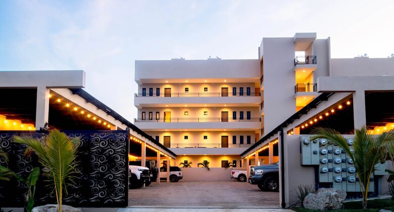 Luxury Oceanfront Retreat with Resort Amenities - Los Cerritos, Mexico