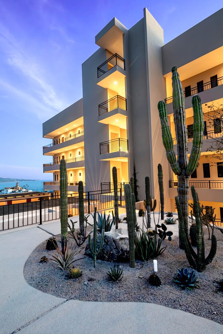 Luxury Oceanfront Retreat with Resort Amenities - Los Cerritos, Mexico