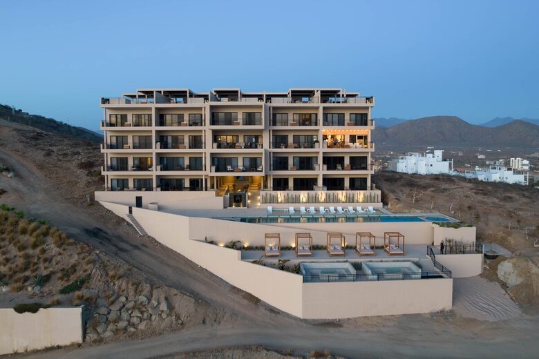 Luxury Oceanfront Retreat with Resort Amenities - Los Cerritos, Mexico