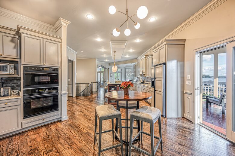 Grand Waterfront Retreat with Boathouse & Tiki Bar - Mineral, Virginia