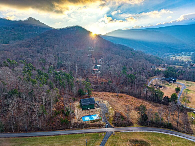 Luxury Group Cabin Near Pigeon Forge with Indoor Pool & Theater - Sevierville, Tennessee