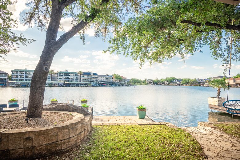 Waterfront Luxury on Lake LBJ | Dock, Outdoor Kitchen & Sunset Views - Horseshoe Bay, Texas