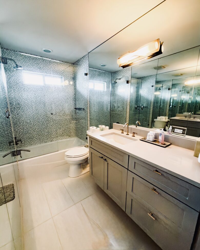 Waterfront Luxury on Lake LBJ | Dock, Outdoor Kitchen & Sunset Views - Horseshoe Bay, Texas