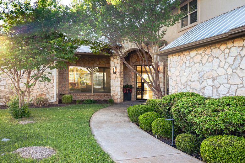 Waterfront Luxury on Lake LBJ | Dock, Outdoor Kitchen & Sunset Views - Horseshoe Bay, Texas