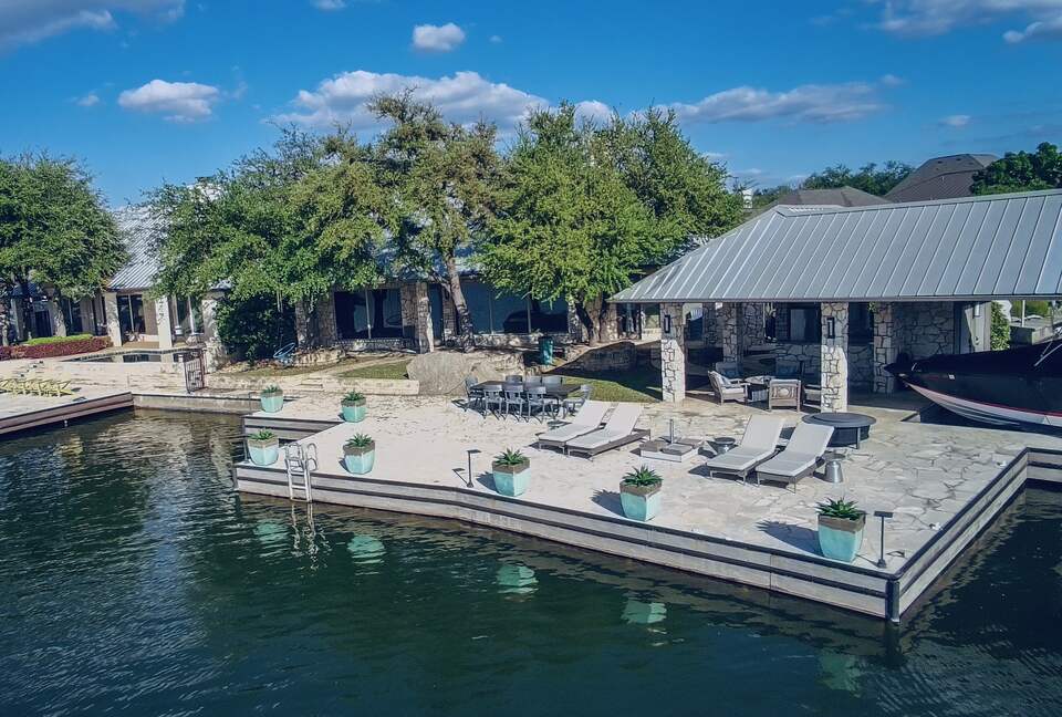 Waterfront Luxury on Lake LBJ | Dock, Outdoor Kitchen & Sunset Views - Horseshoe Bay, Texas