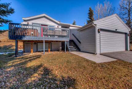 Lake Dillon Designer Retreat with Mountain Views - Dillon, Colorado