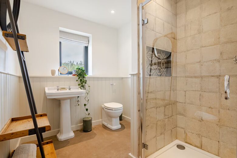 A Private Perthshire Lodge by the Loch - Dunblane, United Kingdom