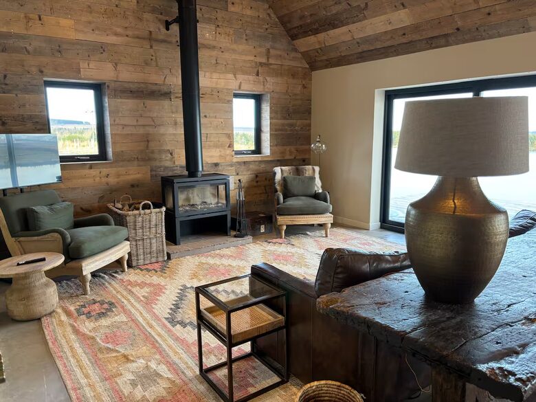 A Private Perthshire Lodge by the Loch - Dunblane, United Kingdom