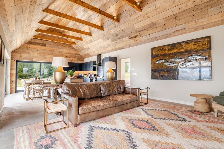 A Private Perthshire Lodge by the Loch - Dunblane, United Kingdom