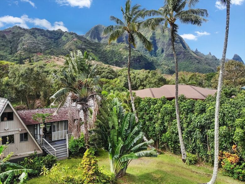 Modern A-Frame with Mountain Views in Hāʻena - Hanalei, Hawaii