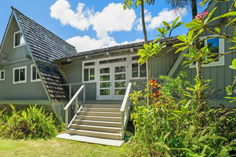Modern A-Frame with Mountain Views in Hāʻena - Hanalei, Hawaii