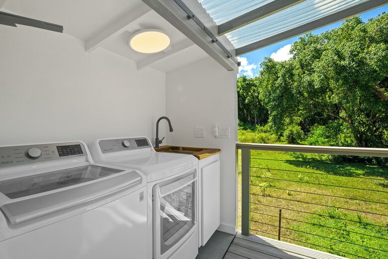 Modern A-Frame with Mountain Views in Hāʻena - Hanalei, Hawaii