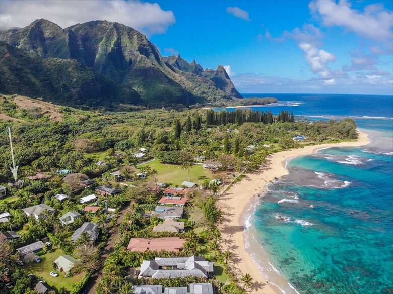 Modern A-Frame with Mountain Views in Hāʻena - Hanalei, Hawaii