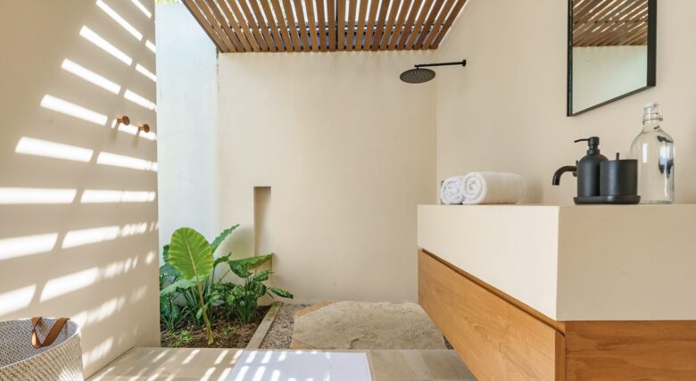 Fully Staffed Lombok Retreat with Private Pool & Gym - Lombok Island, Indonesia