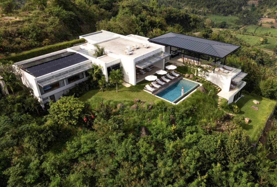 Fully Staffed Lombok Retreat with Private Pool & Gym - Lombok Island, Indonesia