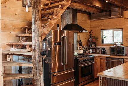 The Perch | Cozy Cottage near Flathead Lake - Somers, Montana