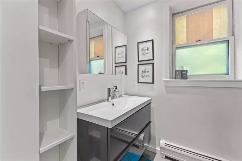 Cozy Mountain Apartment Overlooking Stowe Village - Stowe, United States