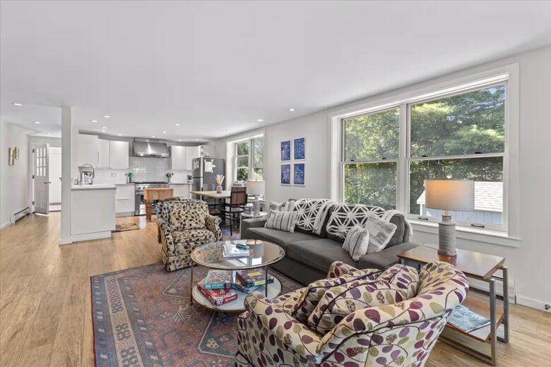 Cozy Mountain Apartment Overlooking Stowe Village - Stowe, United States