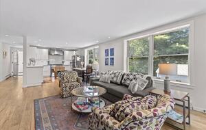 Cozy Mountain Apartment Overlooking Stowe Village - Stowe, United States