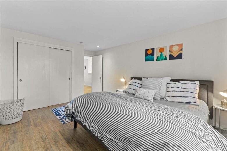 Cozy Mountain Apartment Overlooking Stowe Village - Stowe, United States