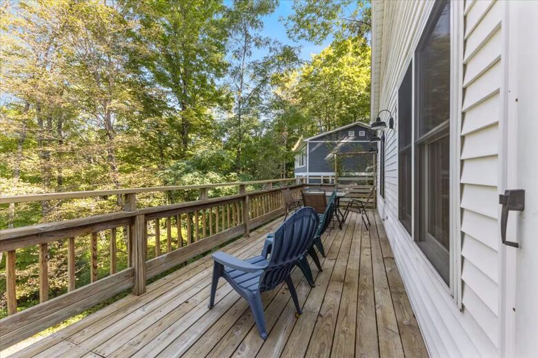 Cozy Mountain Apartment Overlooking Stowe Village - Stowe, United States