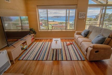 Coastal Retreat Known for Its Peaceful Ocean View Living - Goode Beach, Australia