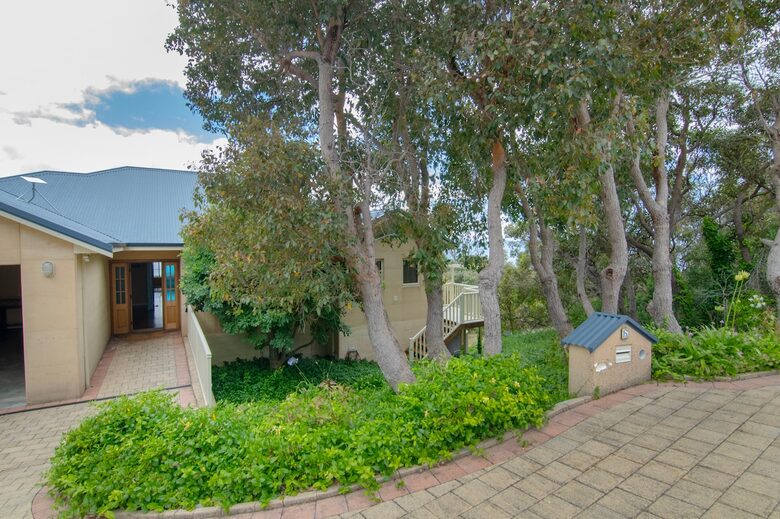 Coastal Retreat Known for Its Peaceful Ocean View Living - Goode Beach, Australia