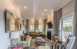 Elegant Victorian Retreat in the Heart of Woodend - Woodend, Australia