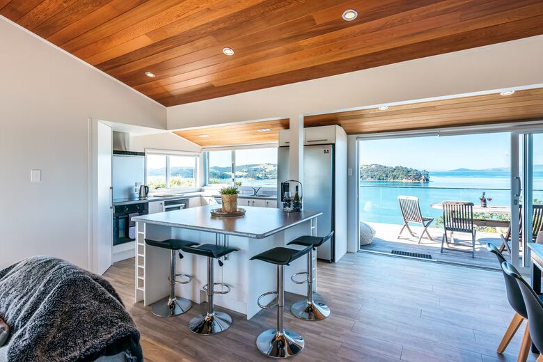 Sophisticated Living Above Te Whau Bay - Waiheke Island, New Zealand