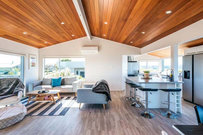 Sophisticated Living Above Te Whau Bay - Waiheke Island, New Zealand