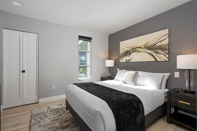 Sunrise Ridge Waterfront Retreat Overlooking Craig Bay - Parksville, Canada